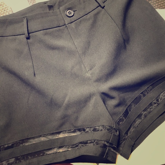 Fancy BLACK shorts - Picture 2 of 6